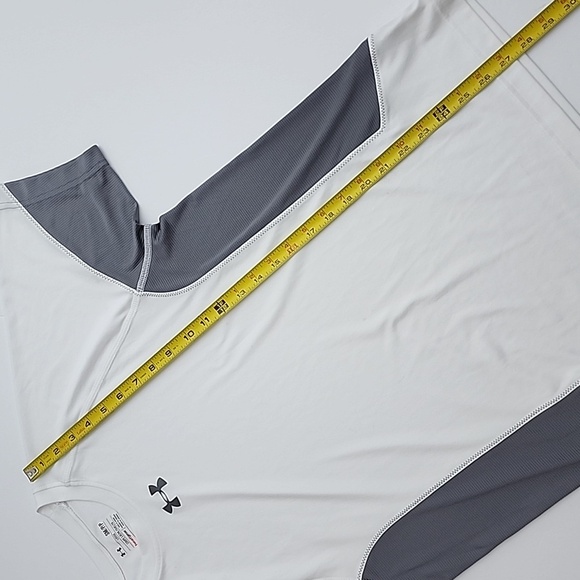⭐️3/ $30⭐️ Under Armour Men's Loose Heatgear White T-Shirt Short Sleeves Size S - Picture 6 of 9
